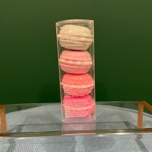 Pack of 4 Mini pastel macaroon bath bombs
